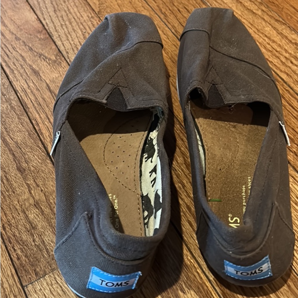 TOMS women’s size 9